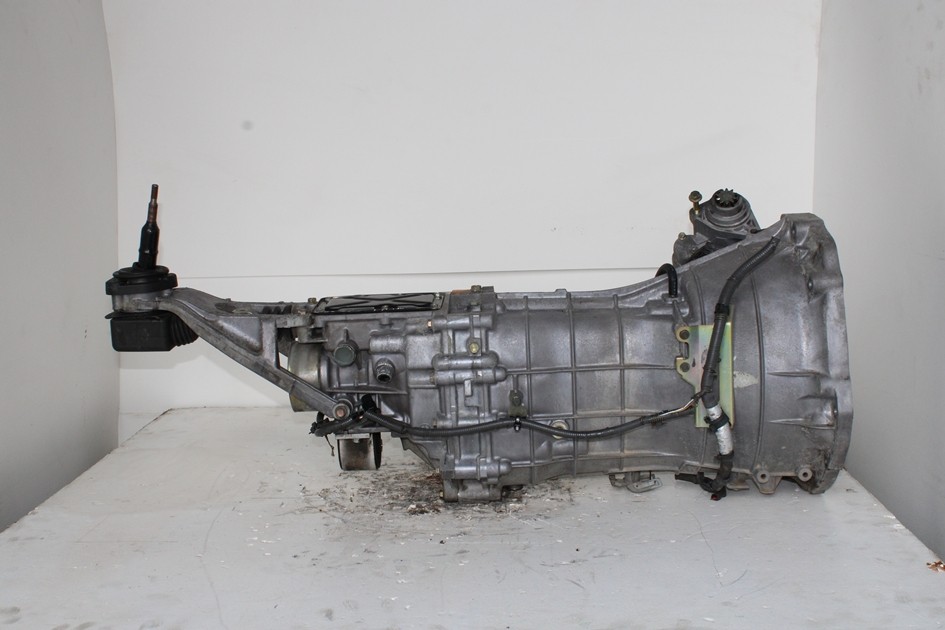 JDM 2003-2005 NISSAN 350Z REAR WHEEL DRIVE 6MT TRANSMISSION ONLY ( VQ35.RWD.6MT )